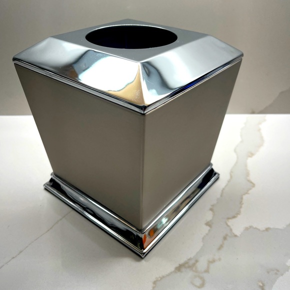 Square Kleenex box cover silver like new - Picture 2 of 10